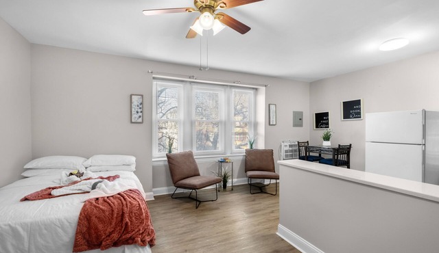 Cozy City View Apartment