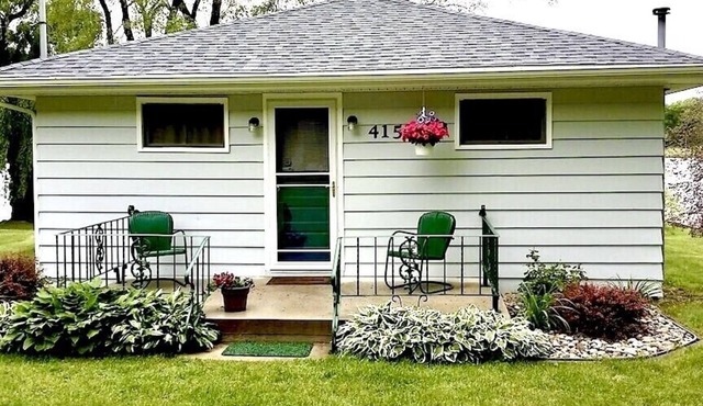 Cozy Classic Cottage Right on The Water + Private Dock