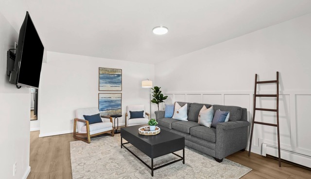 Cozy & Clean 2nd Floor Apt. - King Bed | Workspace