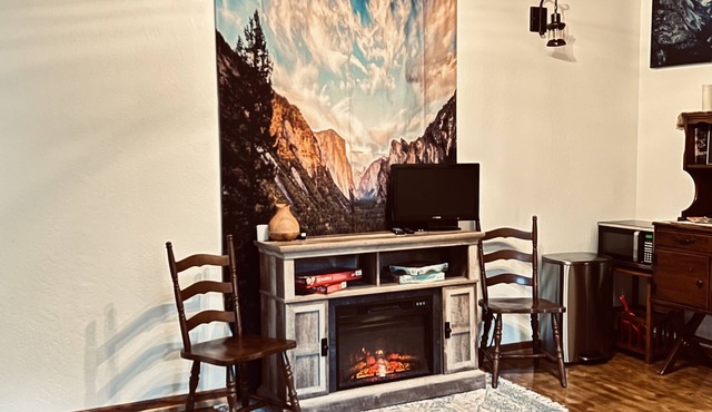 Cozy, Clean, and Private. Close to Yosemite