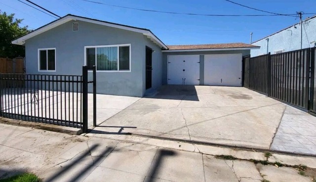 Cozy Clean Compton Cali Getaway
