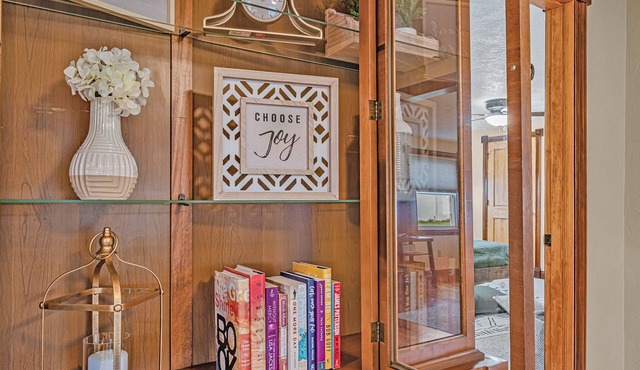 Cozy, Clean, Convenient Escape!