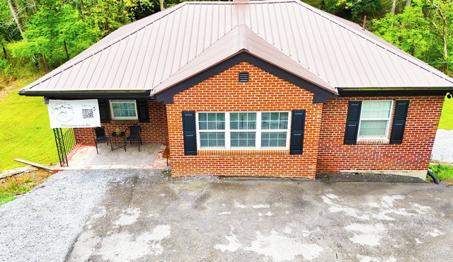 Cozy, Clean Cottage, Wi-Fi, Coffee ☕️ Garage Parking