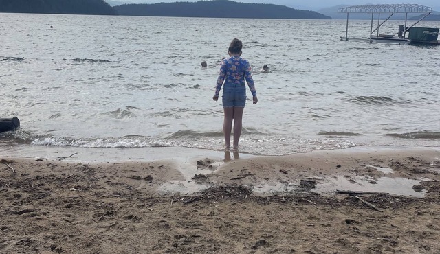 Cozy, clean home close to everything Priest Lake has to offer