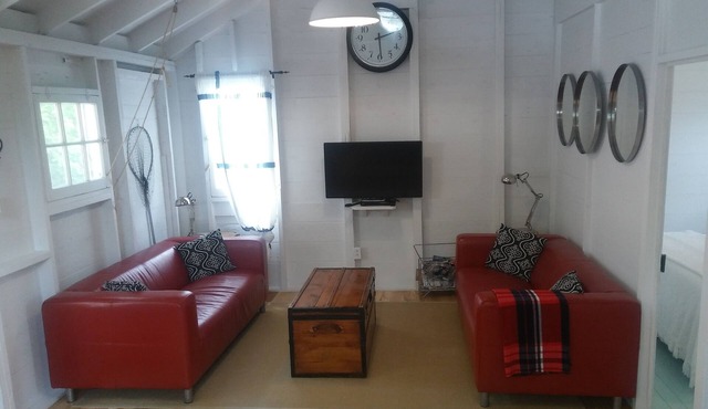 Cozy, clean, newly renovated two bedroom cottage on the waterfront.