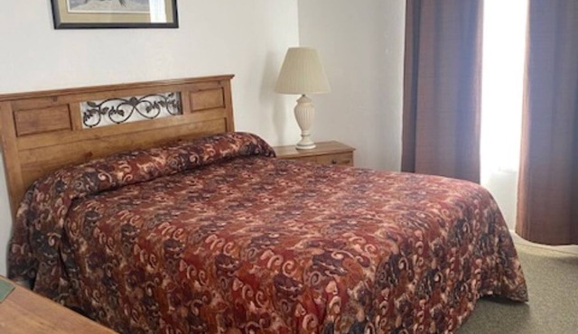 Cozy & Clean Queen Room