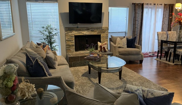 Cozy, clean, quiet 2Bd/2Ba fully furnished condo in the heart of Galleria