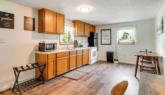 Cozy Clearfield Apartment - 3 Mi to Downtown!