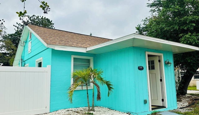 Cozy Clearwater Getaway with Hot Tub & Private Yard – 10 Mins to Beach