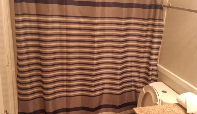 Cozy & Close to EVERYTHING! 2 bedroom 2 bath!
