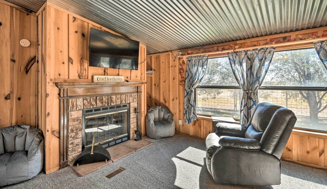 Cozy Clovis Getaway w/ Patio: 6 Mi to Town!
