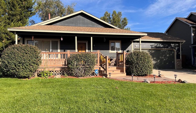 Cozy CO Casa: Eco & Pet Friendly—Sleeps up to 8, Remote Work Hub, Rec Center