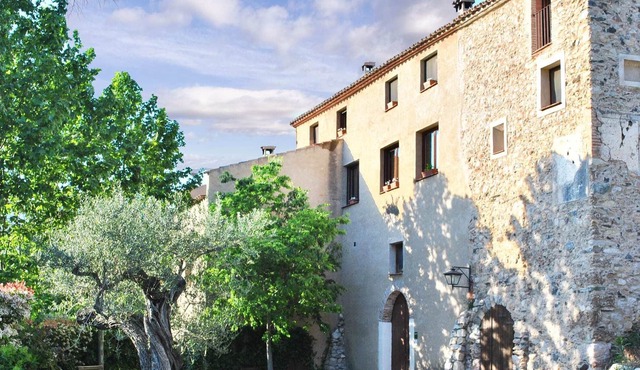 Cozy Cottage in Cornudella de Montsant with Pool