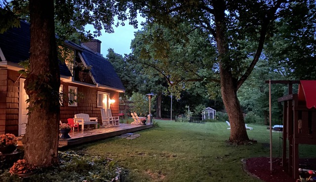 Cozy Coach House In Central Wheaton Illinois