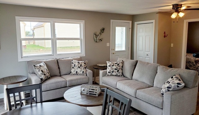 COZY COASTAL COTTAGE