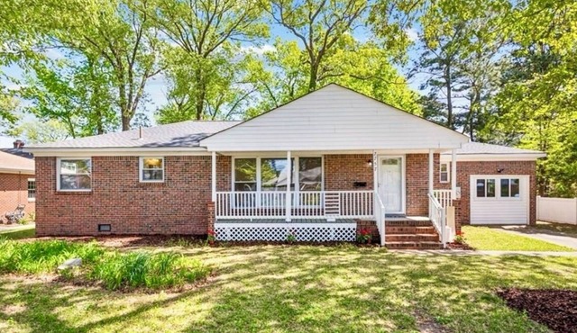 Cozy, Coastal 3-bedroom house in Norfolk!