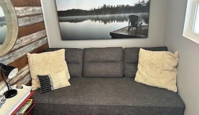 Cozy Coastal Cabin w/Hot Tub