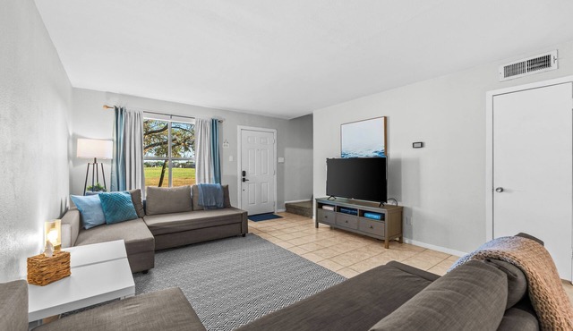 Cozy Coastal Condo in Corpus Christi w/Pool