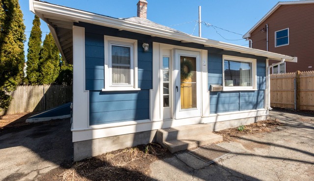 Cozy Coastal Cottage! The Perfect Getaway!