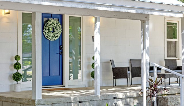 Cozy Coastal Cottage