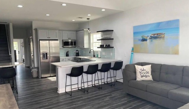 Cozy Coastal Cottage