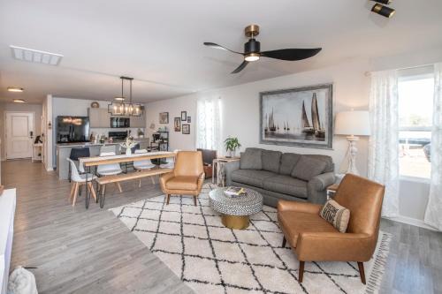 Cozy Coastal Home Near Beaches, Shops, Restaurants