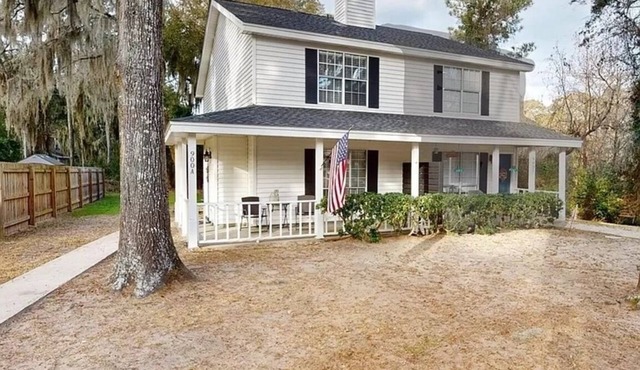 Cozy, Coastal Retreat! Minutes from Parris Island!
