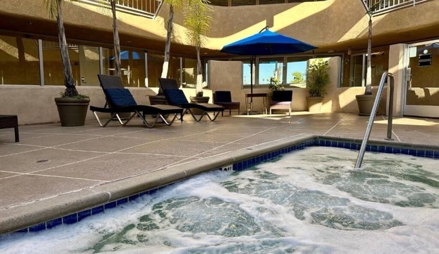 Cozy Coastal Stay | Seal Beach Marina | Near Waterfront + Free Breakfast