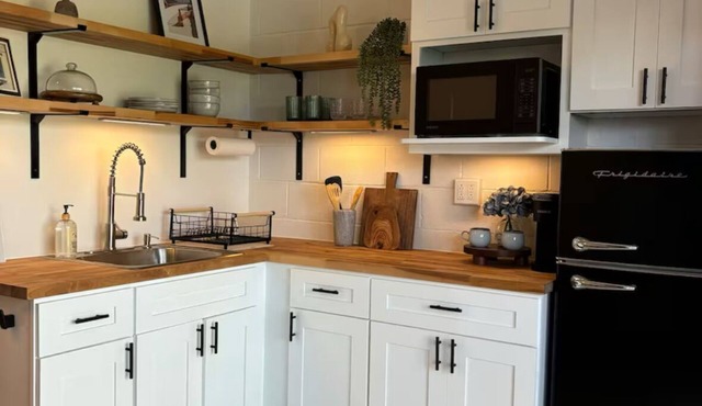 Cozy Coastal Studio Near Beach