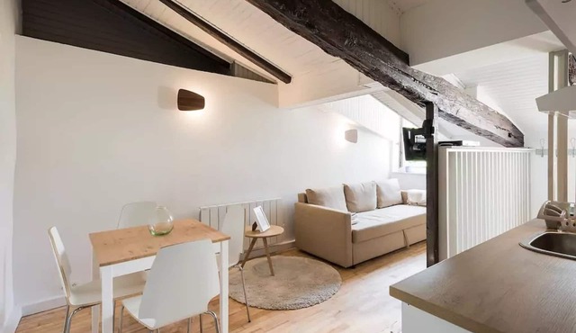 Cozy cocoon on the heights of Old Lyon