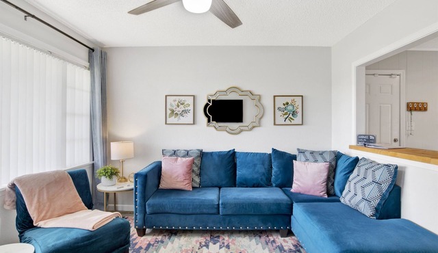 Cozy Coleman-Clean & Comfortable Near Beaches, Airport & PCC