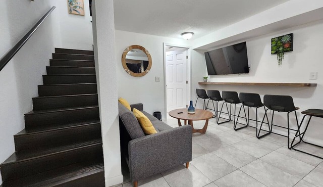 Cozy College Park Duplex @Lake Fairview. Sleeps7