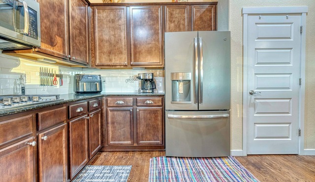 Cozy Colorado Escape w/ Grill, Hot Tub, & Mountain Views.