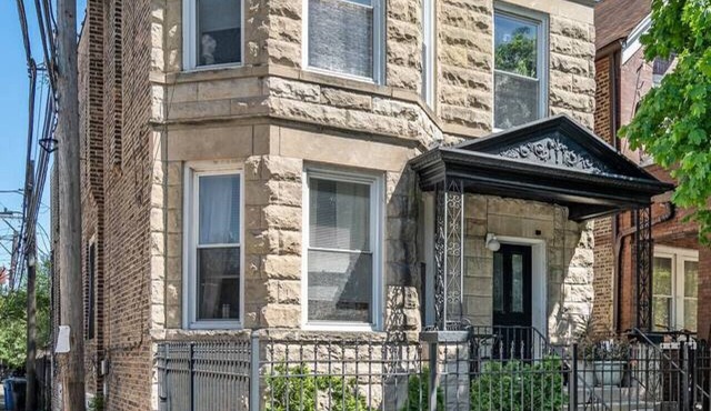 Cozy & Colorful garden unit in Logan Square