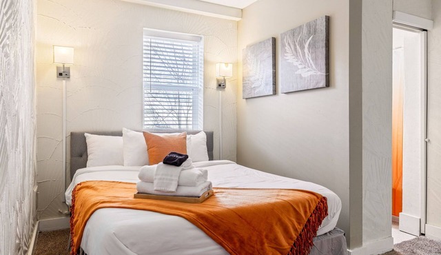 Cozy Comfort: 1BR Apartment in South City