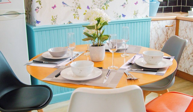 COZY COMFORT:BEAUTIFULLY UPDATED 2-BEDROOM HOME IN FAMILY-FRIENDLY NEIGHBORHOOD