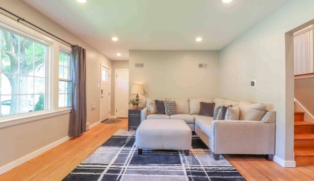 Cozy Comfort in Central Champaign