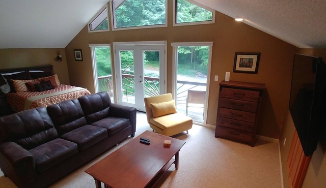 Cozy Comfort on Norris Lake - Tritoon/JetSki rental available - dock for free!