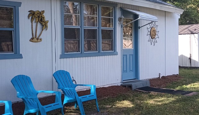 Cozy Comfortable 1/1 bedroom Cottage