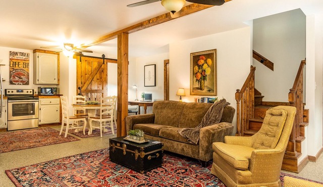 Cozy & Comfortable Carriage House