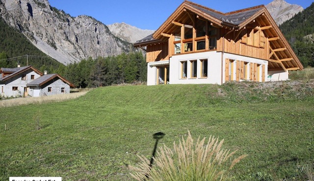 Cozy, comfortable chalet, breathtaking sunny view