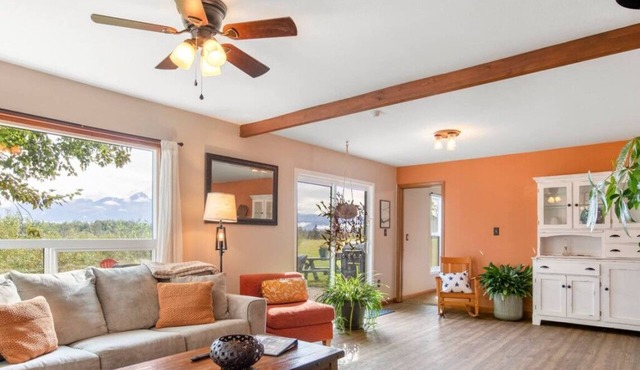 Cozy Comfortable Farmhouse