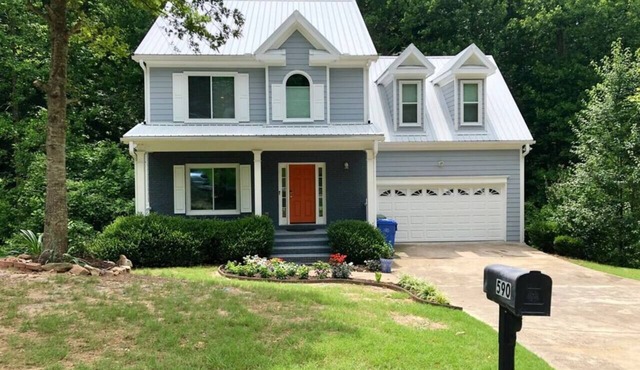 COZY COMFY CRAFTSMAN EARLY CHECK IN AVAILABLE. 2600 SQ FT