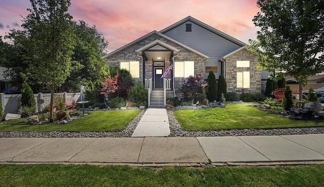 Cozy & Comfy Mountain-View Home Airport 15 min