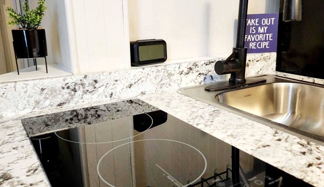 Cozy compact Studio in Ashland, PA, High-speed Wi-Fi , AC & Complimentary coffee