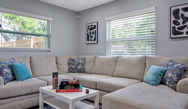 Cozy & Completely Remodeled 2 Bedroom Apartment