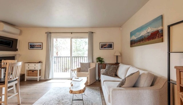 Cozy Condo by Downtown for 4