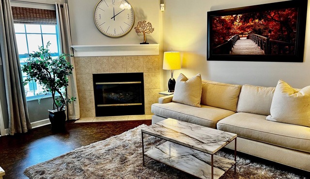 Cozy Condo in Carmel!