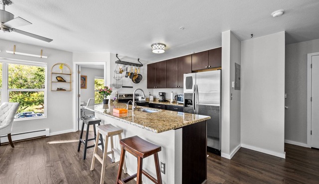 Cozy Condo in North Boulder - Rooftop Patio/Views - 30+ Day