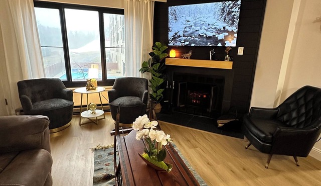 Cozy condo in silver creek,Ski-in/out,4 beds,2BD, 2BATH, HOT TUB.